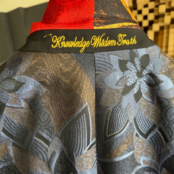 Robert Graham Limited Edition MAHOGANY LUSTER BLAZER - Picture 2 of 3